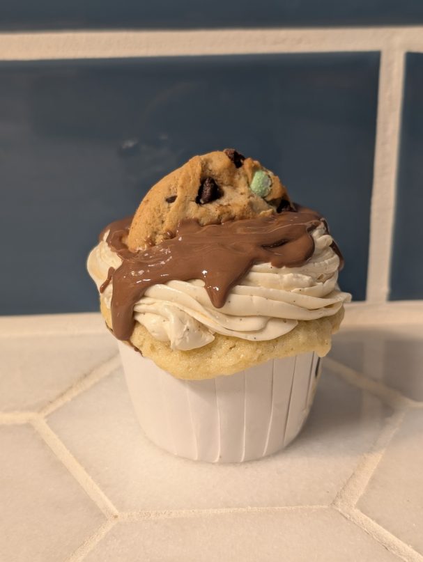 Mini Cookie Milk Chocolate drip with Cookie Doh cupcakes
