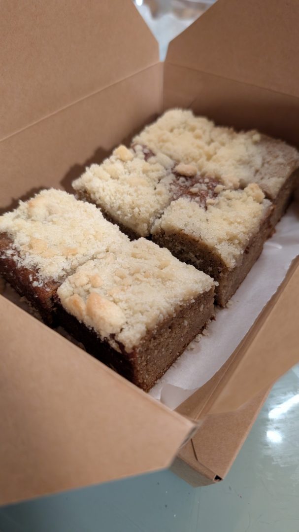 The kid favourite! Pear banana streussel cake