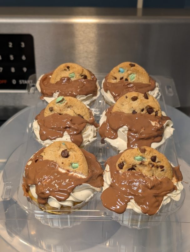 Mini Cookie Milk Chocolate drip with Cookie Doh cupcakes