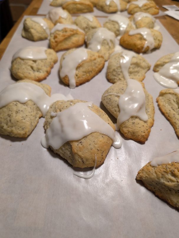 Lemon poppyseed scones