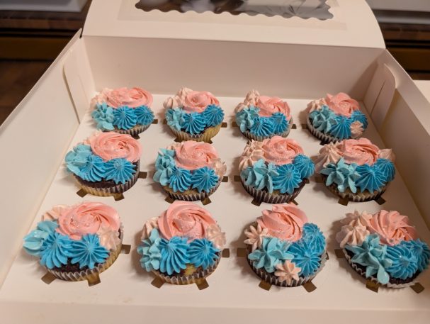 Adorable Baby Shower cupcakes - Vanilla on marble cake - classic!